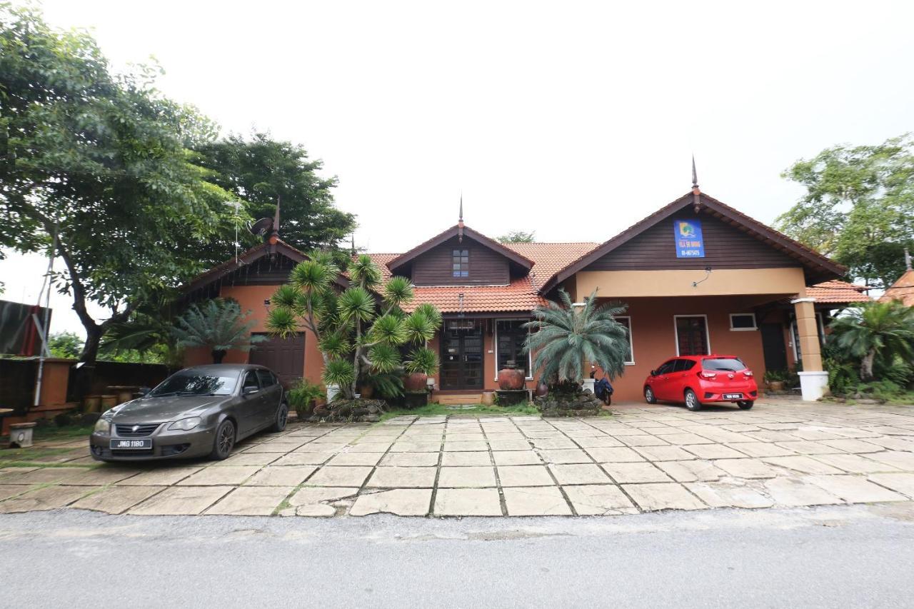 Oyo 89523 Villa Sri Mayang Kuala Terengganu Exteriör bild